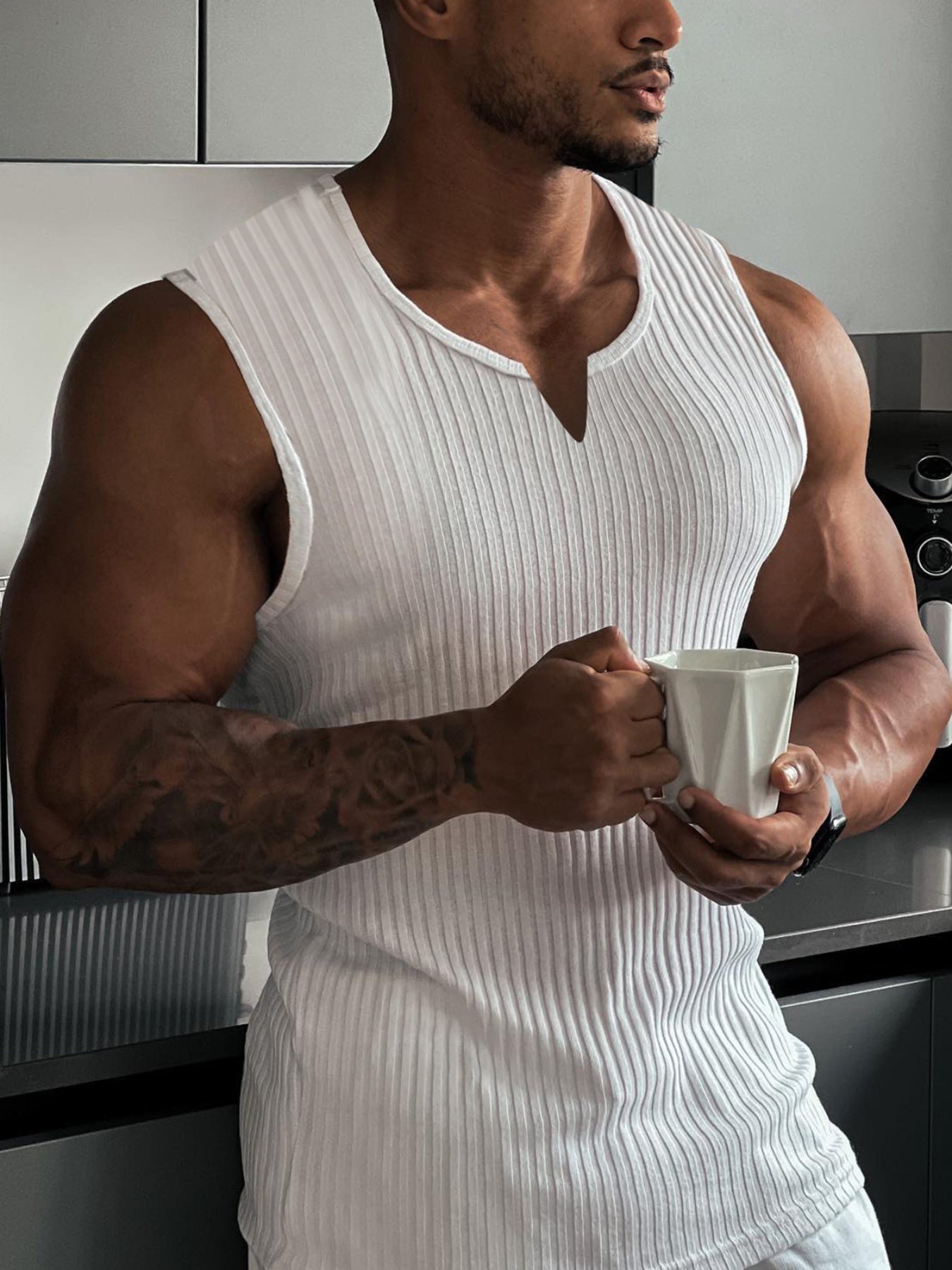Men'S Cool Workout Tank Tops Summer Sleeveless Notched Neck - Looped In Style