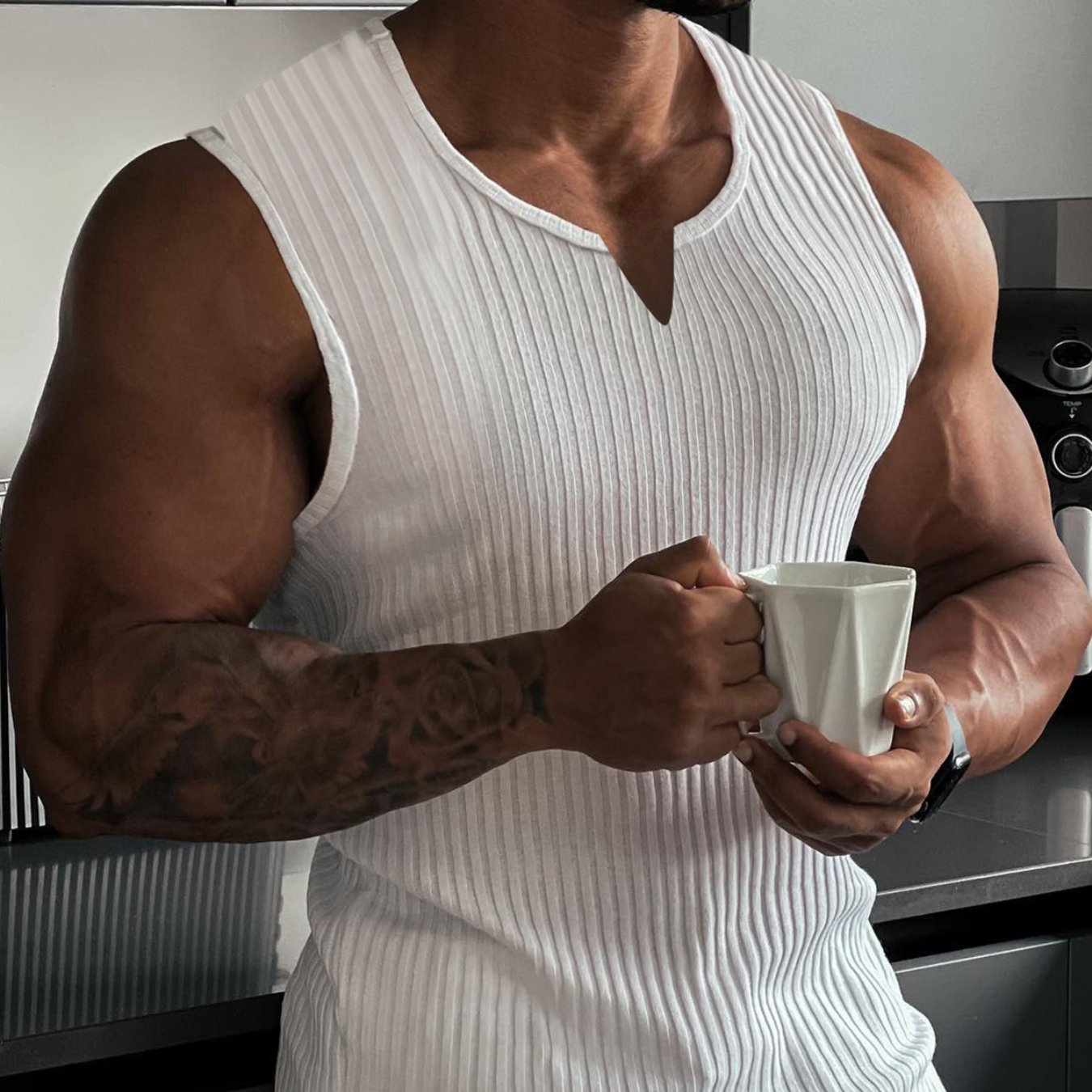 Men'S Cool Workout Tank Tops Summer Sleeveless Notched Neck - Looped In Style